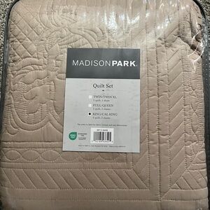 Madison Park Beige Quilt Set